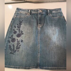 Women's Talbots Embroidered Blue Denim stretch zip Skirt